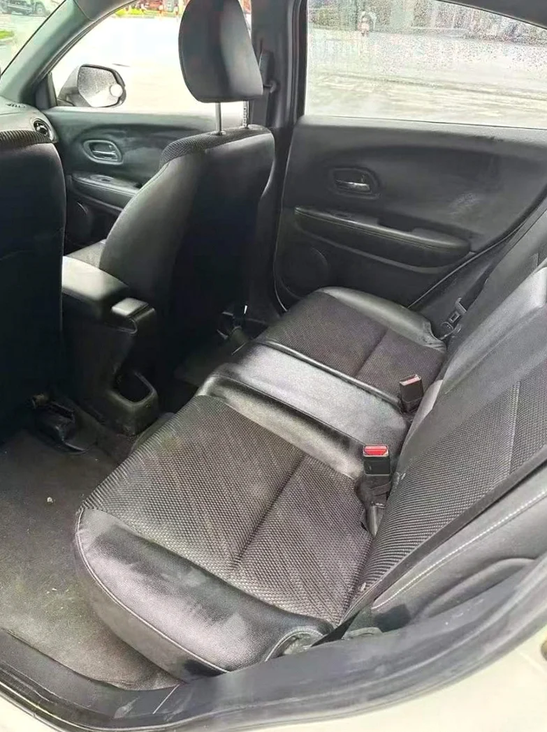 本田XRV 后面外观三