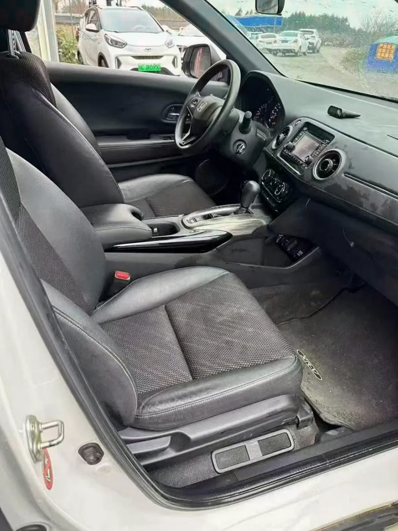 本田XRV 后面外观二