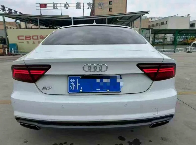 奥迪A7L 内饰后排