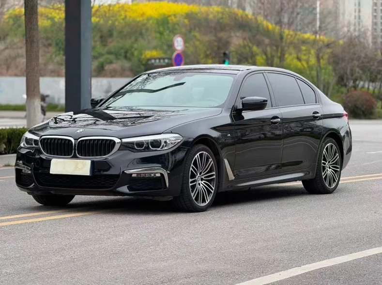 宝马5系 正面外观三