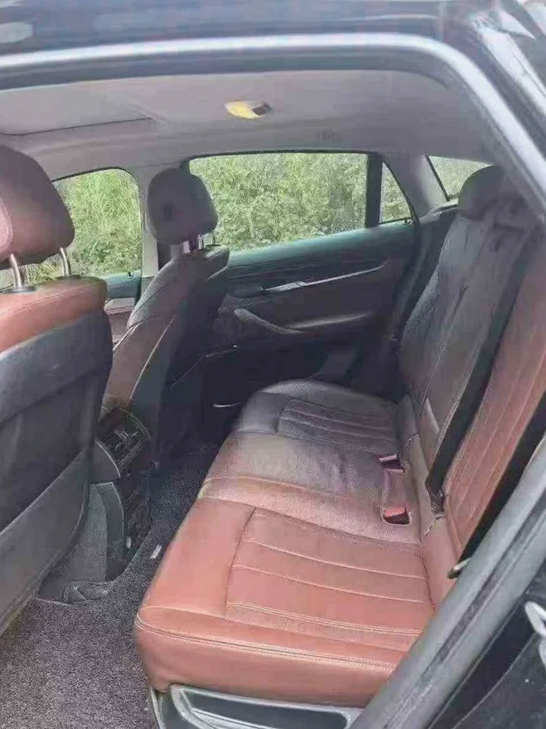 宝马X6 后面外观一