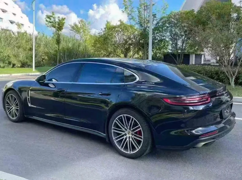 保时捷帕拉梅拉 后面外观三