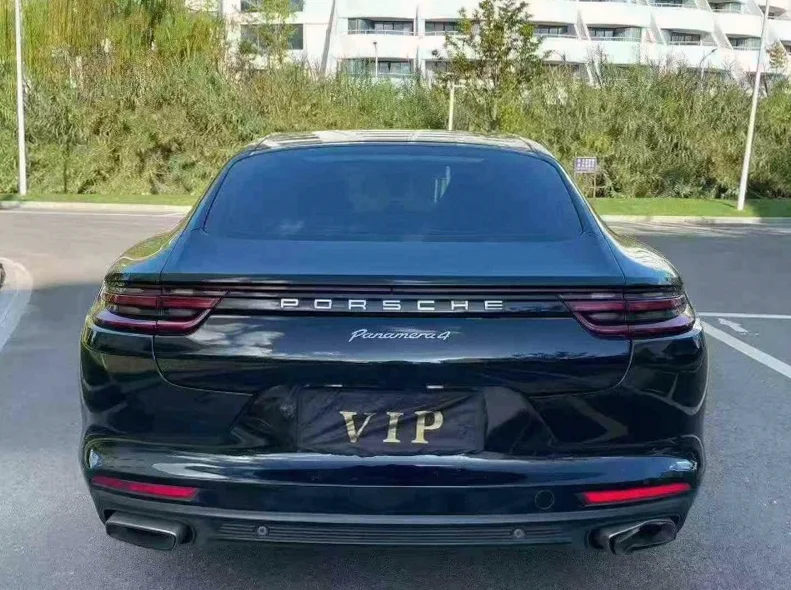 保时捷帕拉梅拉 内饰后排