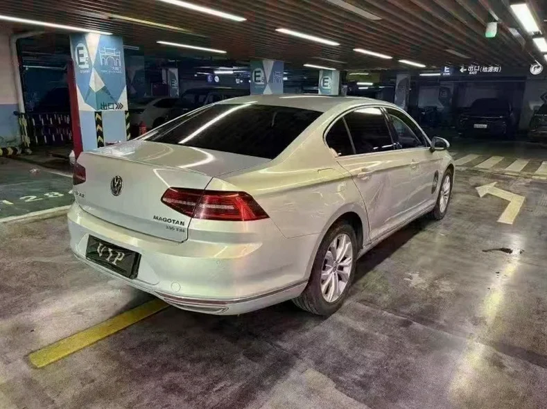 大众迈腾 后面外观二