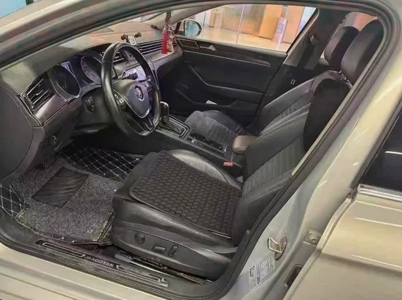 大众迈腾 正面外观三