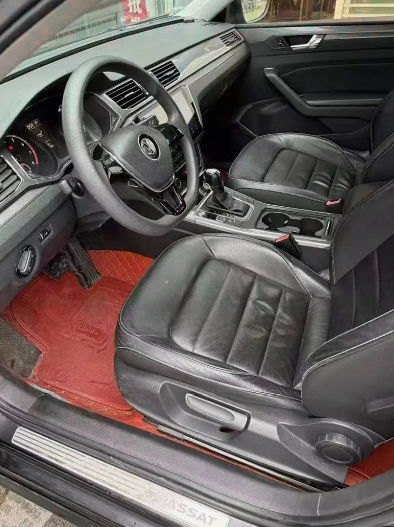 大众帕萨特 后面外观一