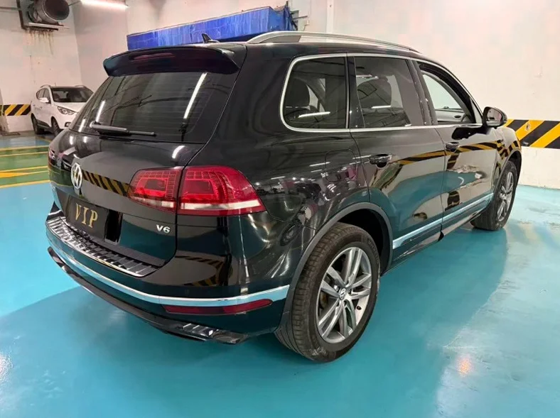 大众途锐 驾驶室