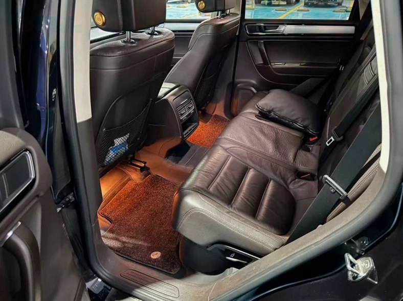 大众途锐 内饰前排