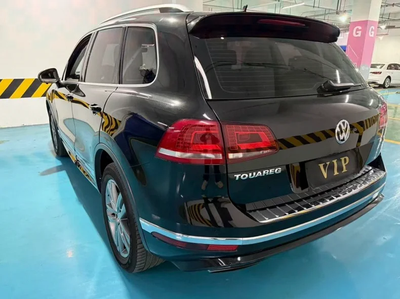 大众途锐 后面外观一