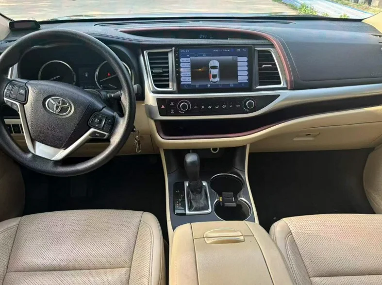 丰田汉兰达 后面外观二