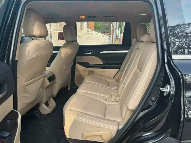 丰田汉兰达 后面外观一