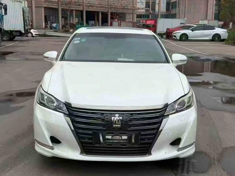 18年丰田皇冠2.0T
