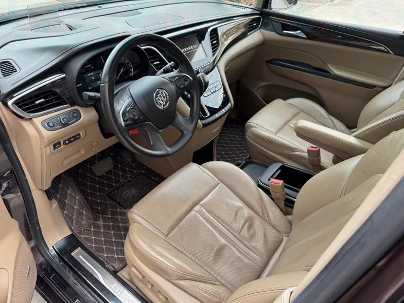 别克GL8 后面外观三