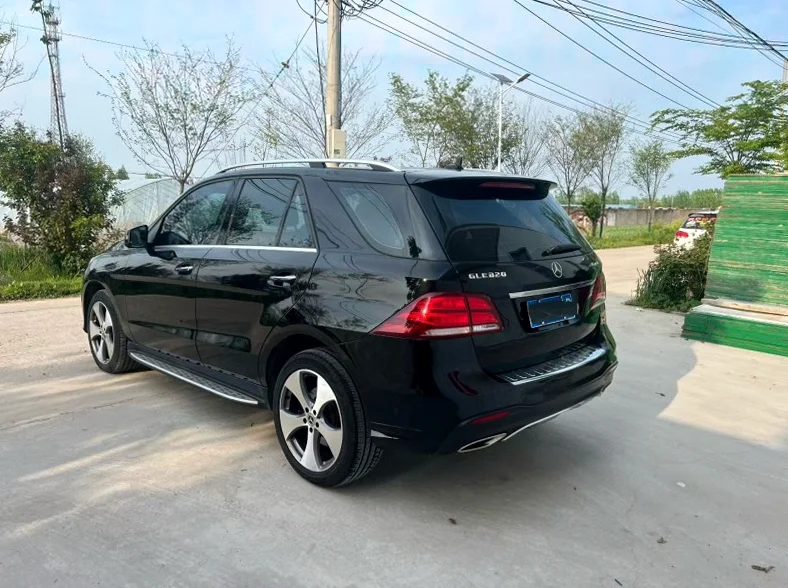 奔驰GLE 正面外观三