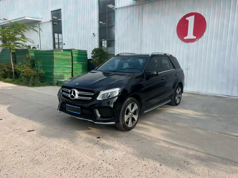 奔驰GLE 正面外观二