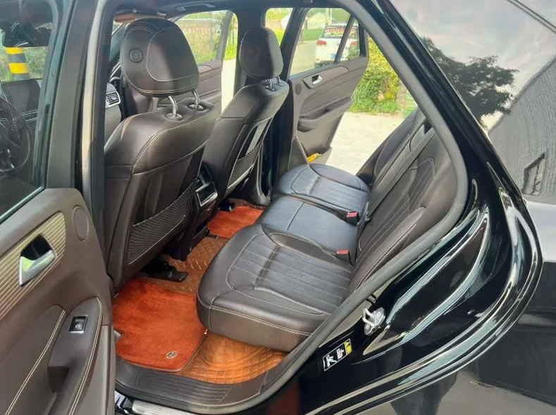 奔驰GLE 内饰前排