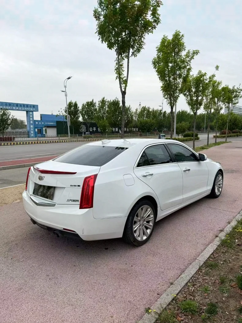 凯迪拉克ATS-L 内饰后排