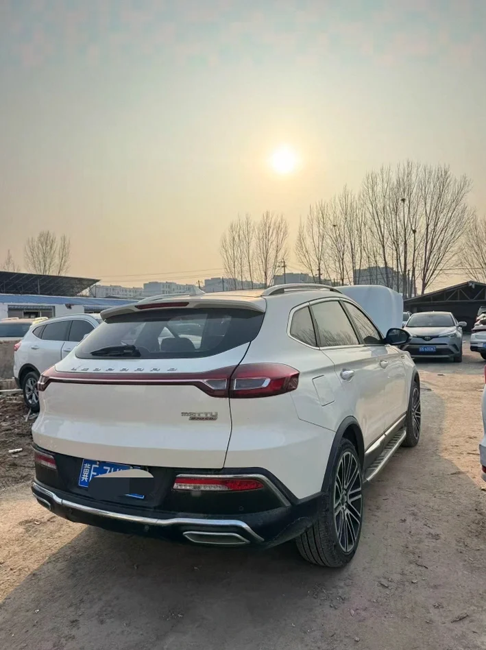 猎豹汽车迈途 后面外观一