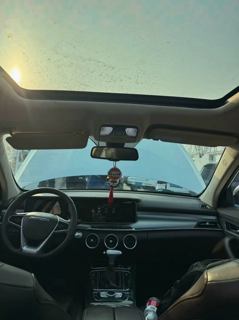 猎豹汽车迈途 驾驶室