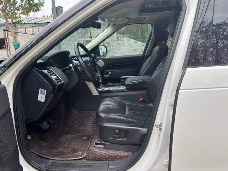 路虎发现 后面外观三