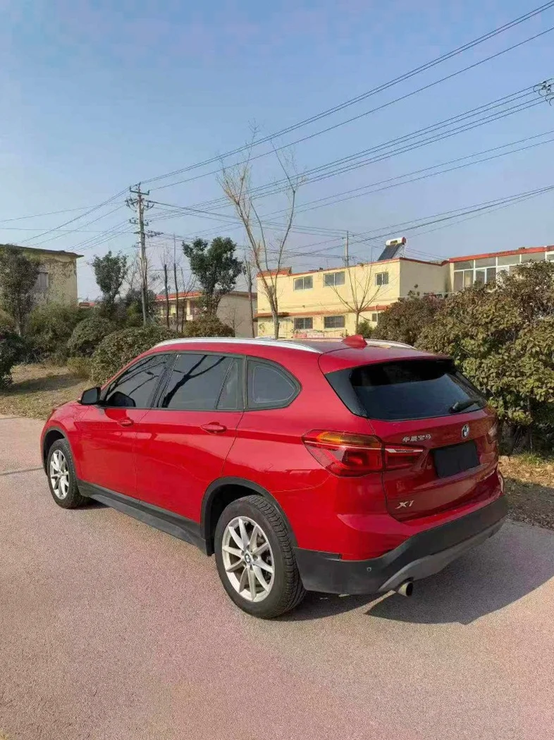 X1宝马 后面外观一