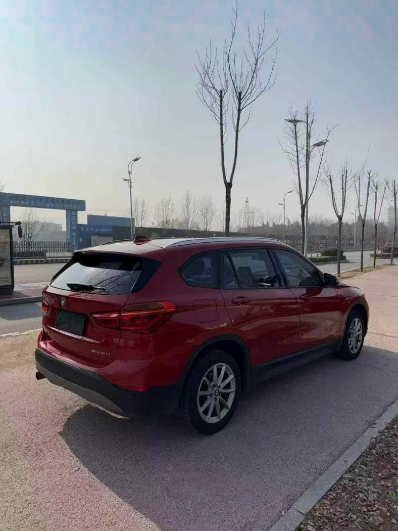 X1宝马 后面外观二