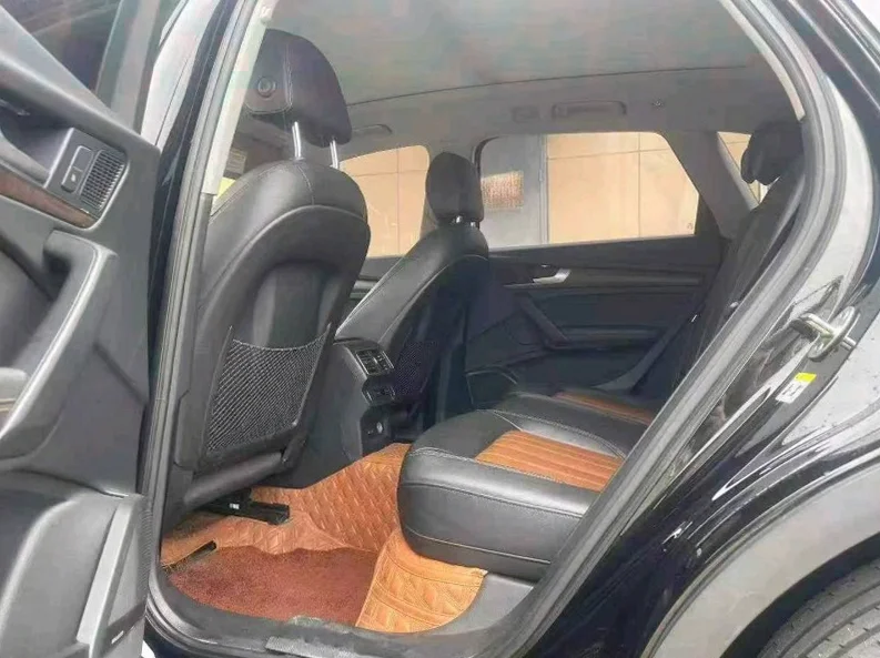 奥迪Q5 后面外观三