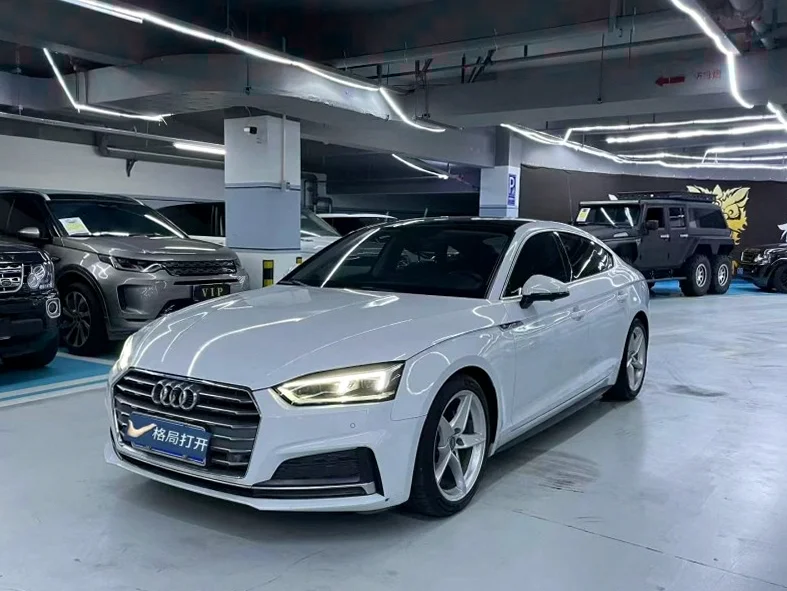 奥迪A5 正面外观三