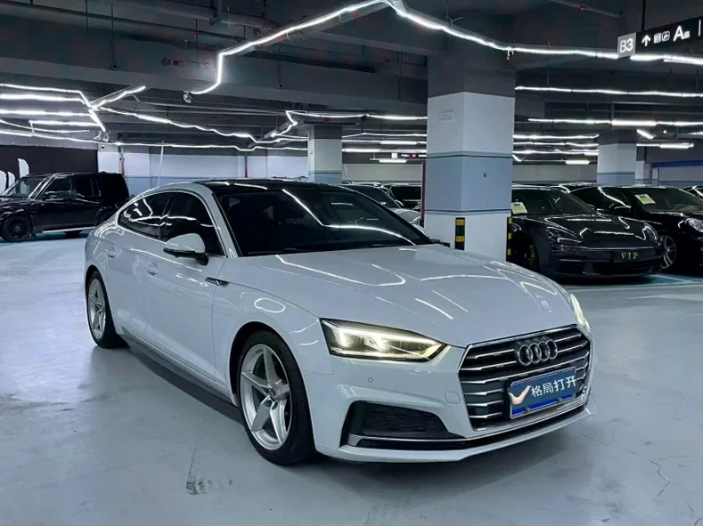 奥迪A5 正面外观二