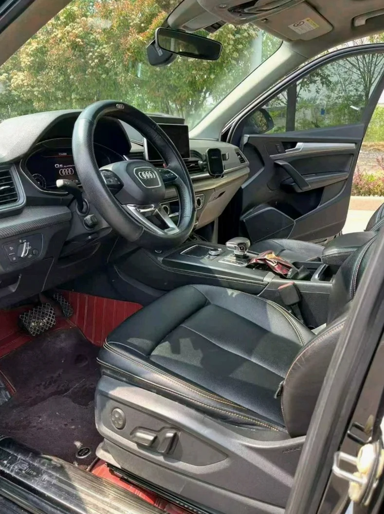 奥迪Q5 驾驶室