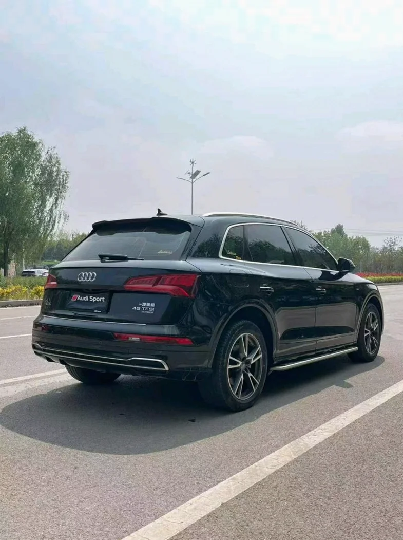 奥迪Q5 后面外观二