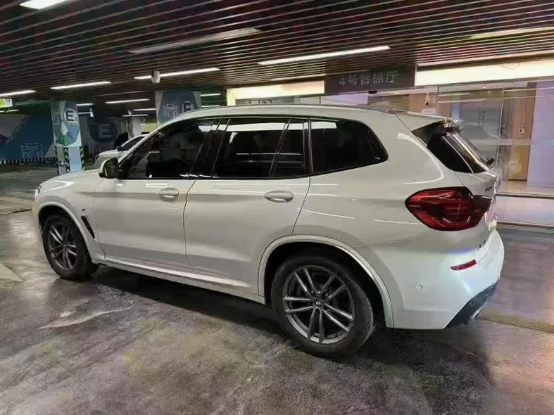 宝马X3 内饰前排