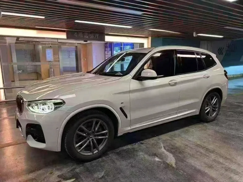 宝马X3 正面外观三