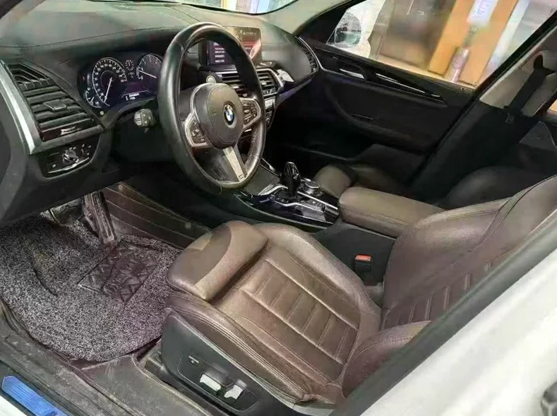 宝马X3 后面外观一