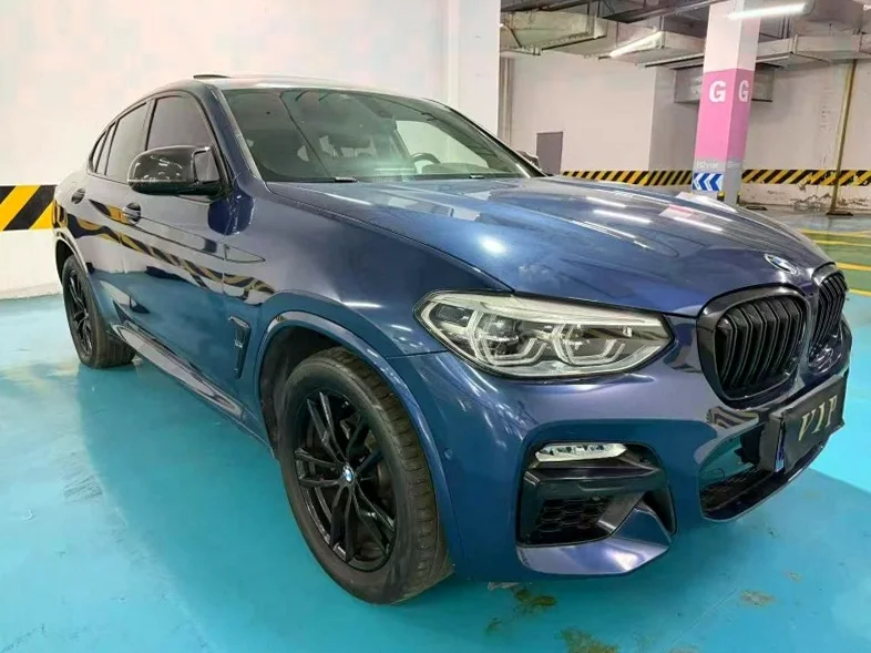宝马X4 正面外观二