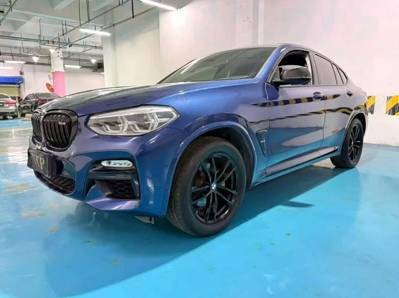 宝马X4 正面外观三