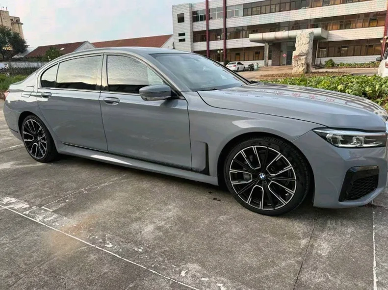 宝马7系 正面外观二