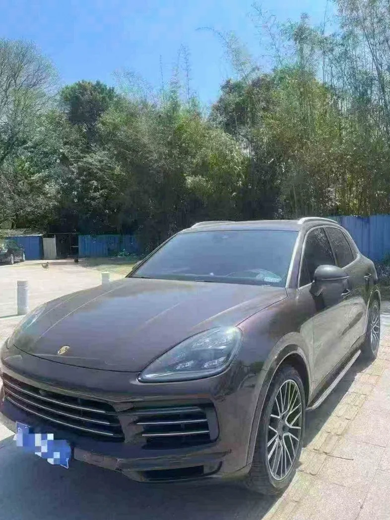 保时捷卡宴 正面外观二