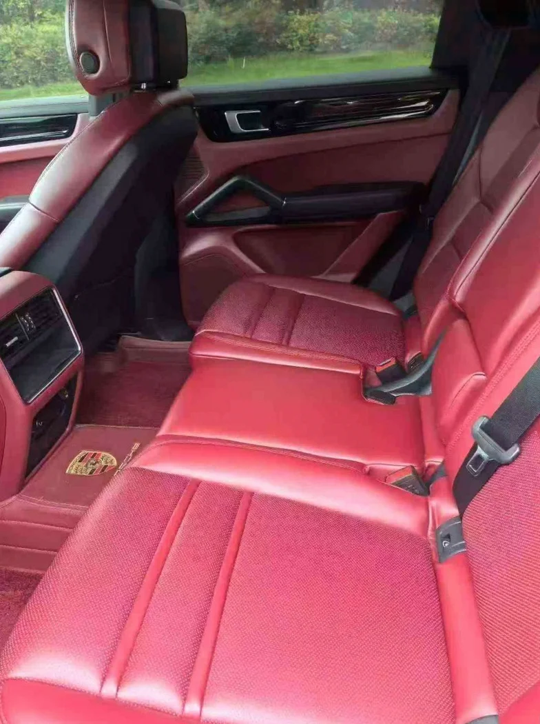 保时捷卡宴 内饰前排