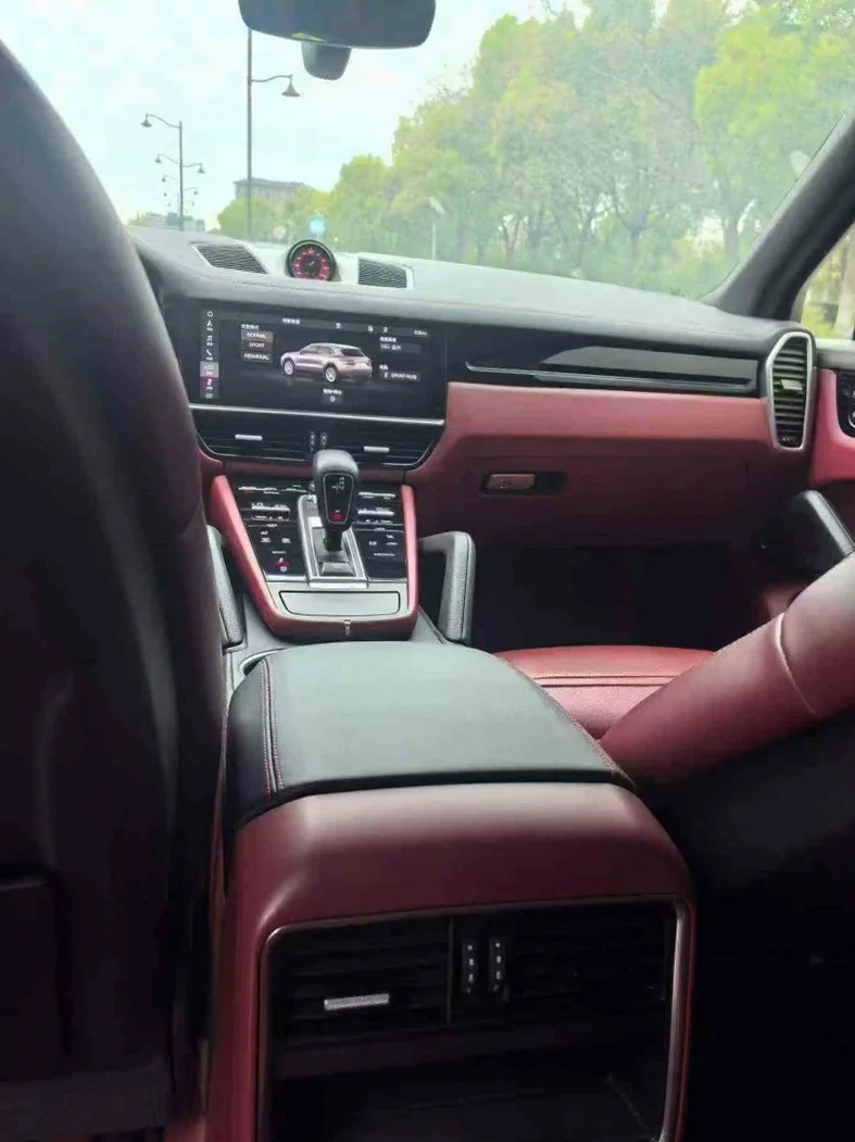 保时捷卡宴 后面外观三