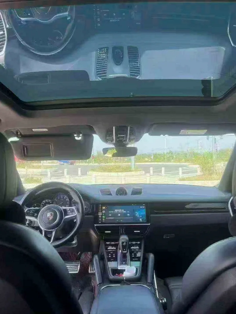 保时捷卡宴 后面外观一