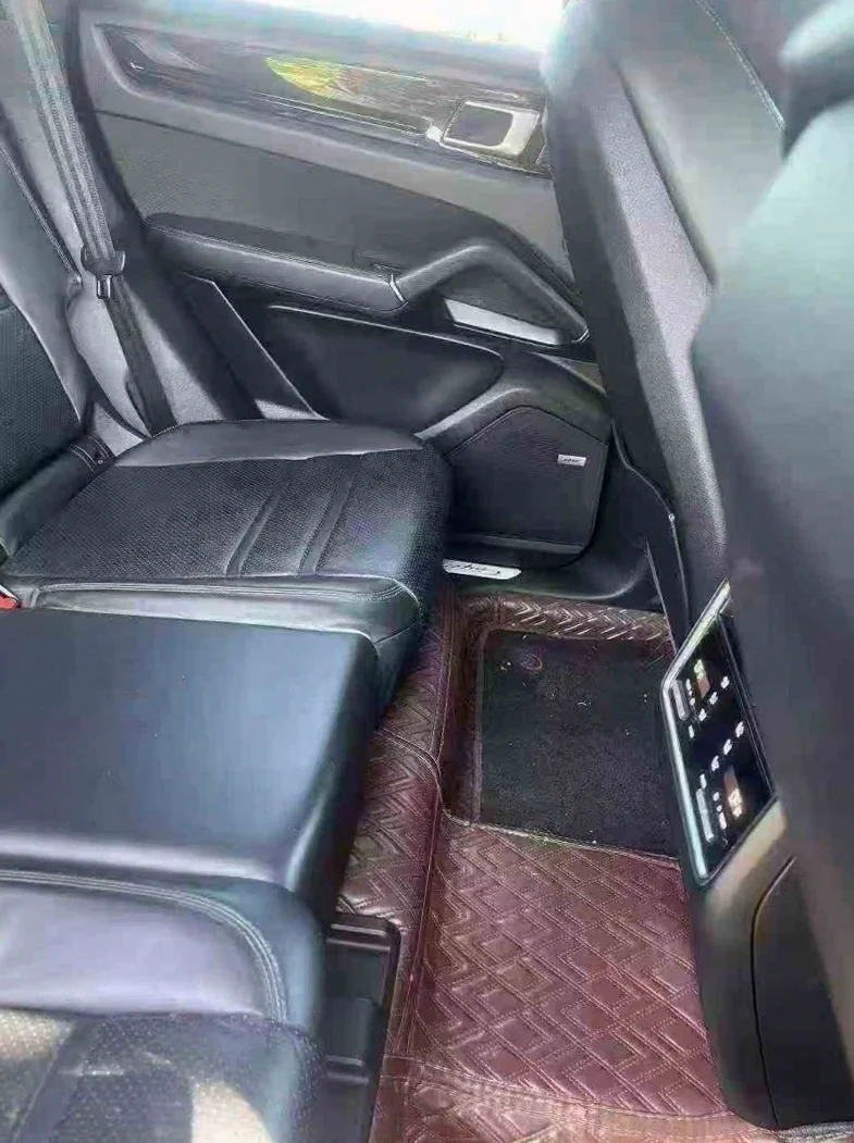 保时捷卡宴 后面外观三