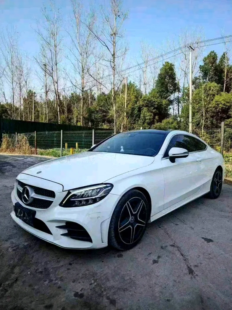 奔驰C 后面外观二