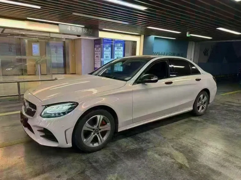 奔驰C 正面外观三