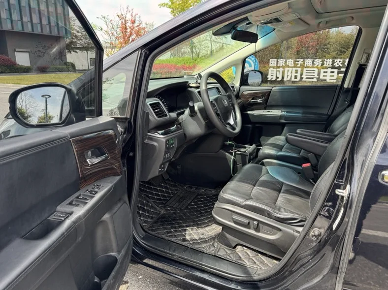 本田奥德赛 后面外观三