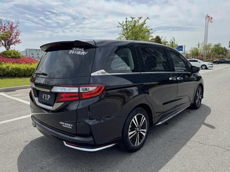 本田奥德赛 后面外观二