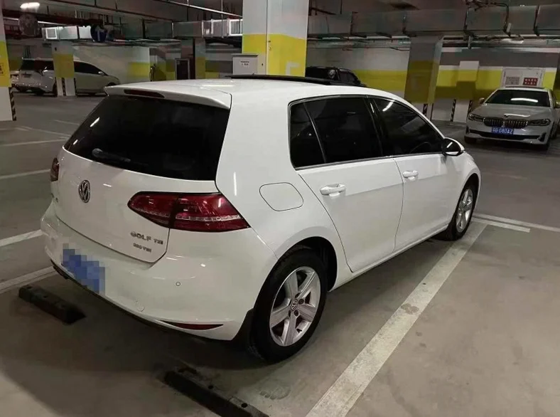 大众高尔夫 后面外观三