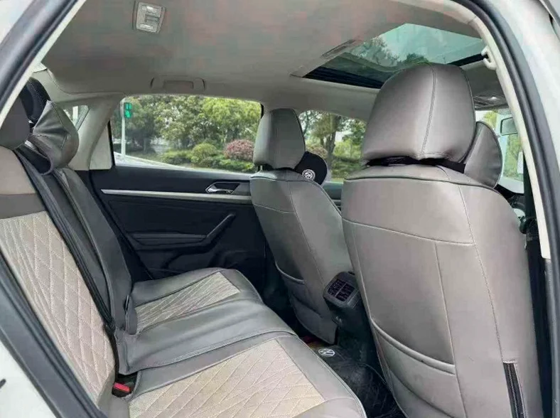 大众朗逸 后面外观二