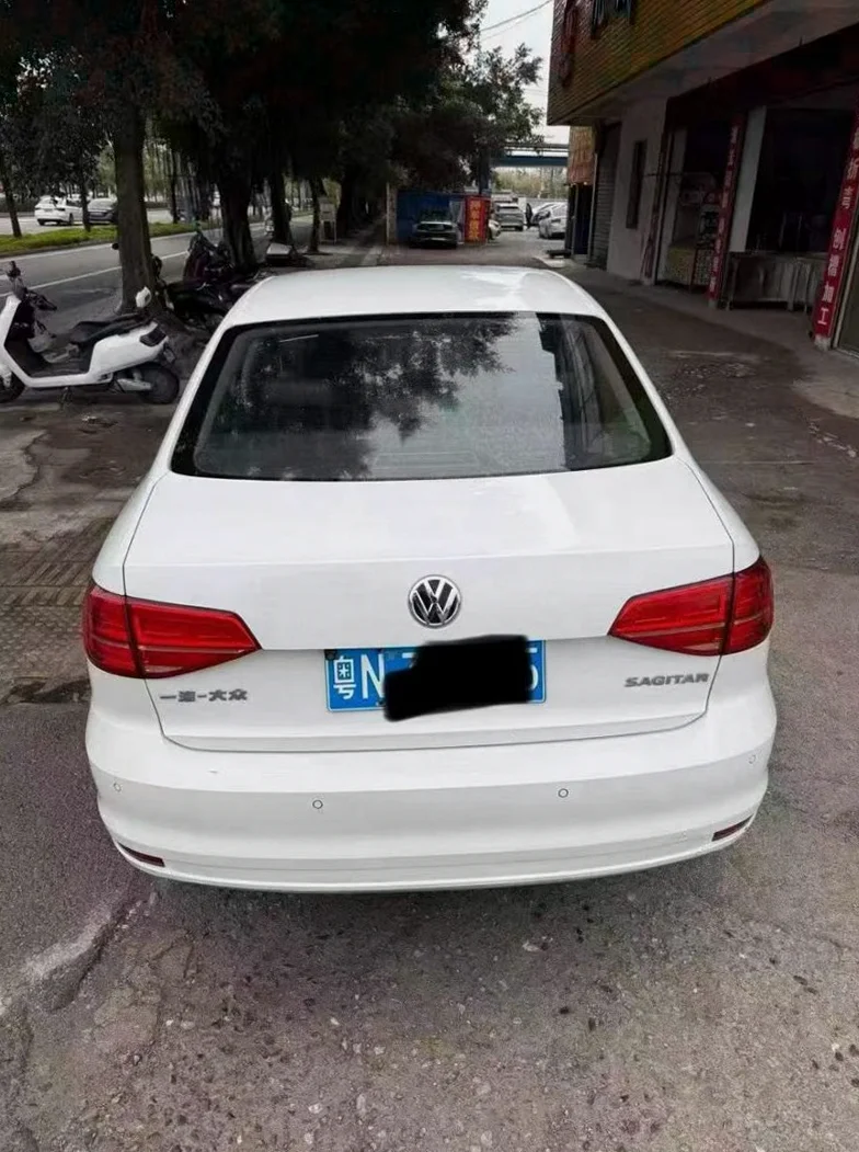 大众速腾 驾驶室