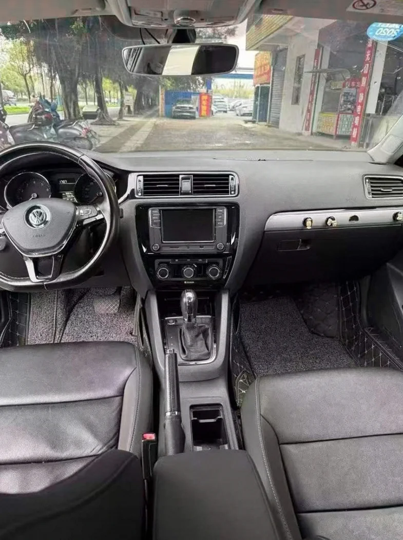 大众速腾 后面外观二